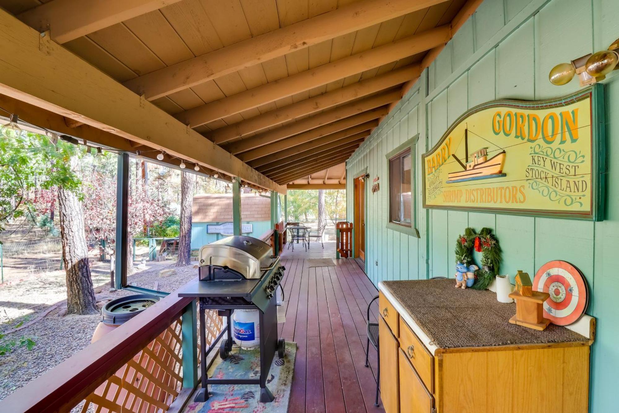 Outdoor Paradise In Lakeside, 2 Mi To Rainbow Lake パイントップ・レイクサイド エクステリア 写真