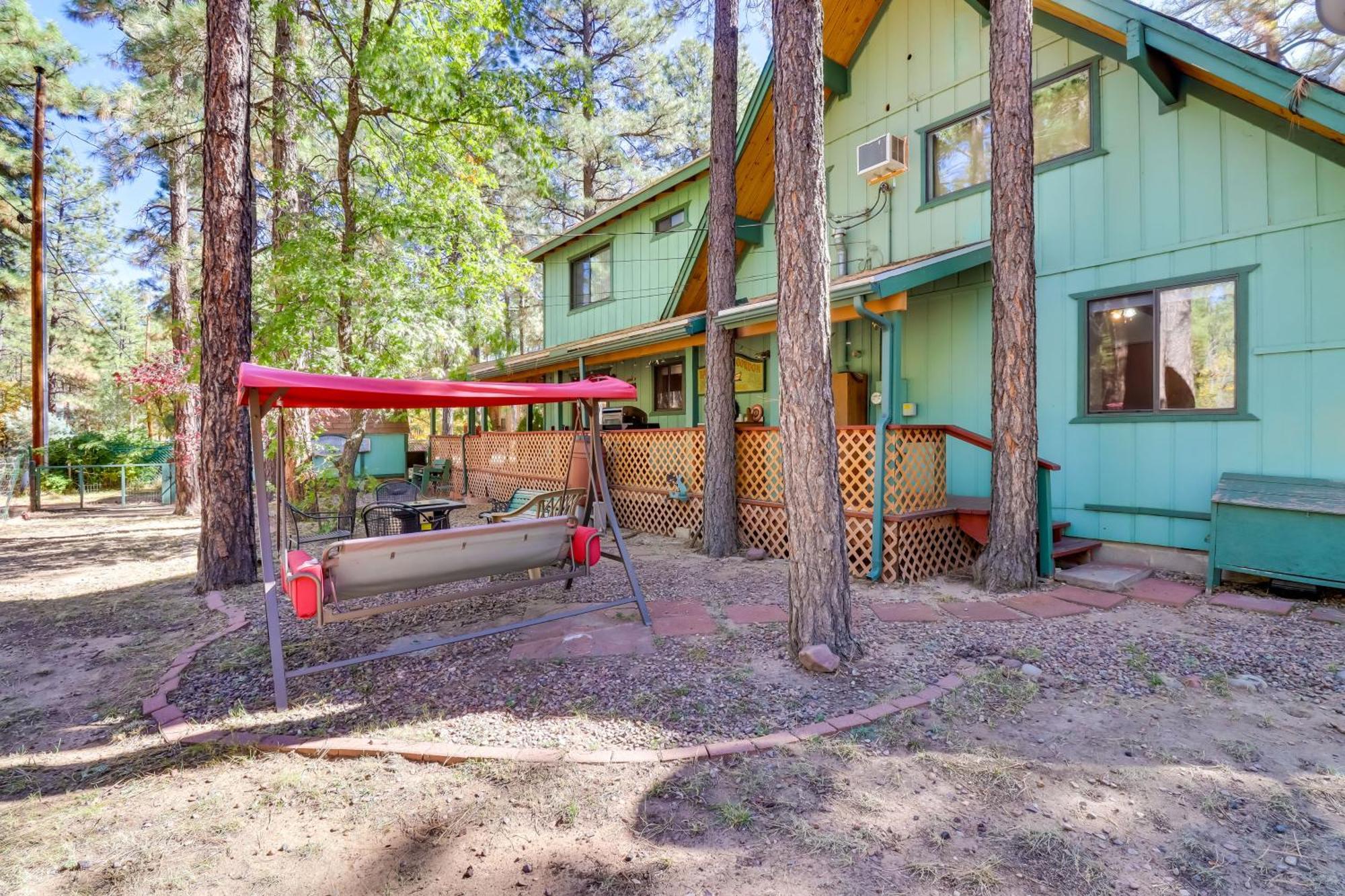 Outdoor Paradise In Lakeside, 2 Mi To Rainbow Lake パイントップ・レイクサイド エクステリア 写真